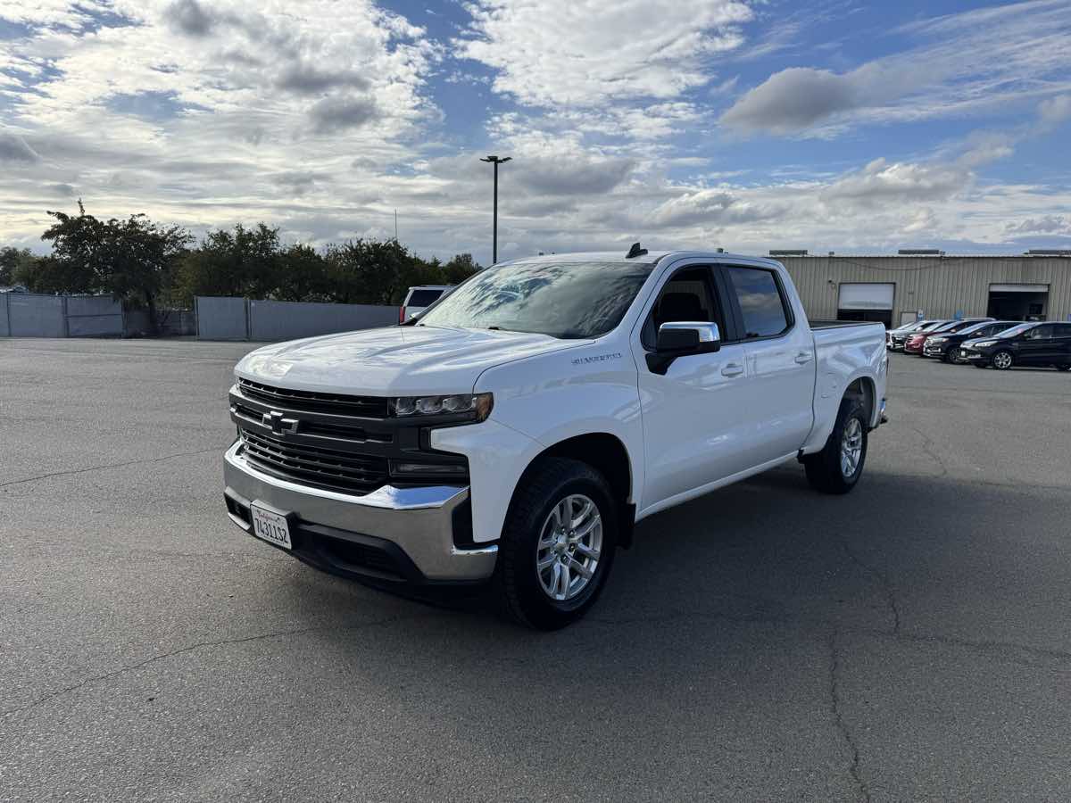 2019 Chevrolet Silverado 1500 LT photo 2