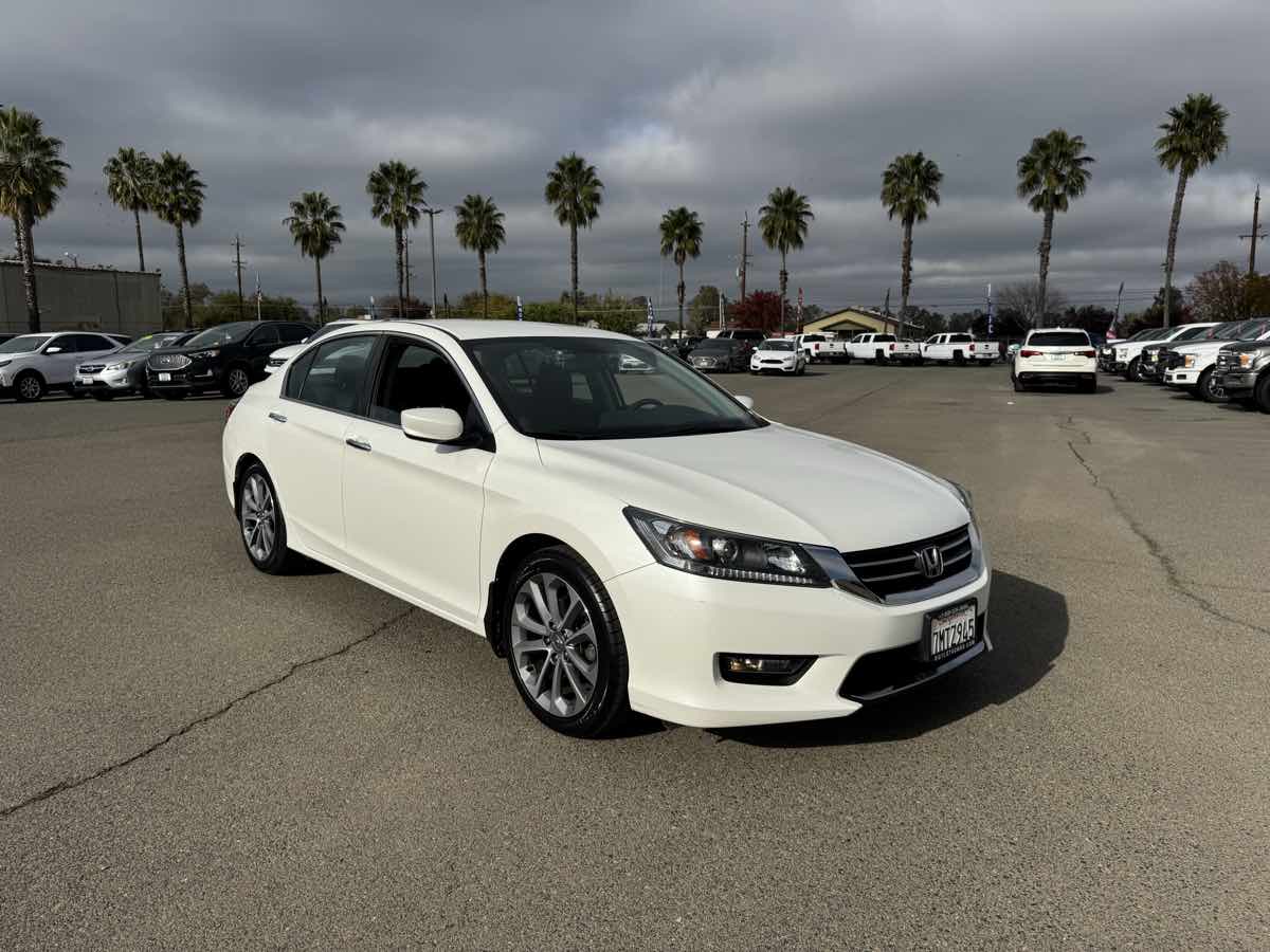 2015 Honda Accord Sport photo 2