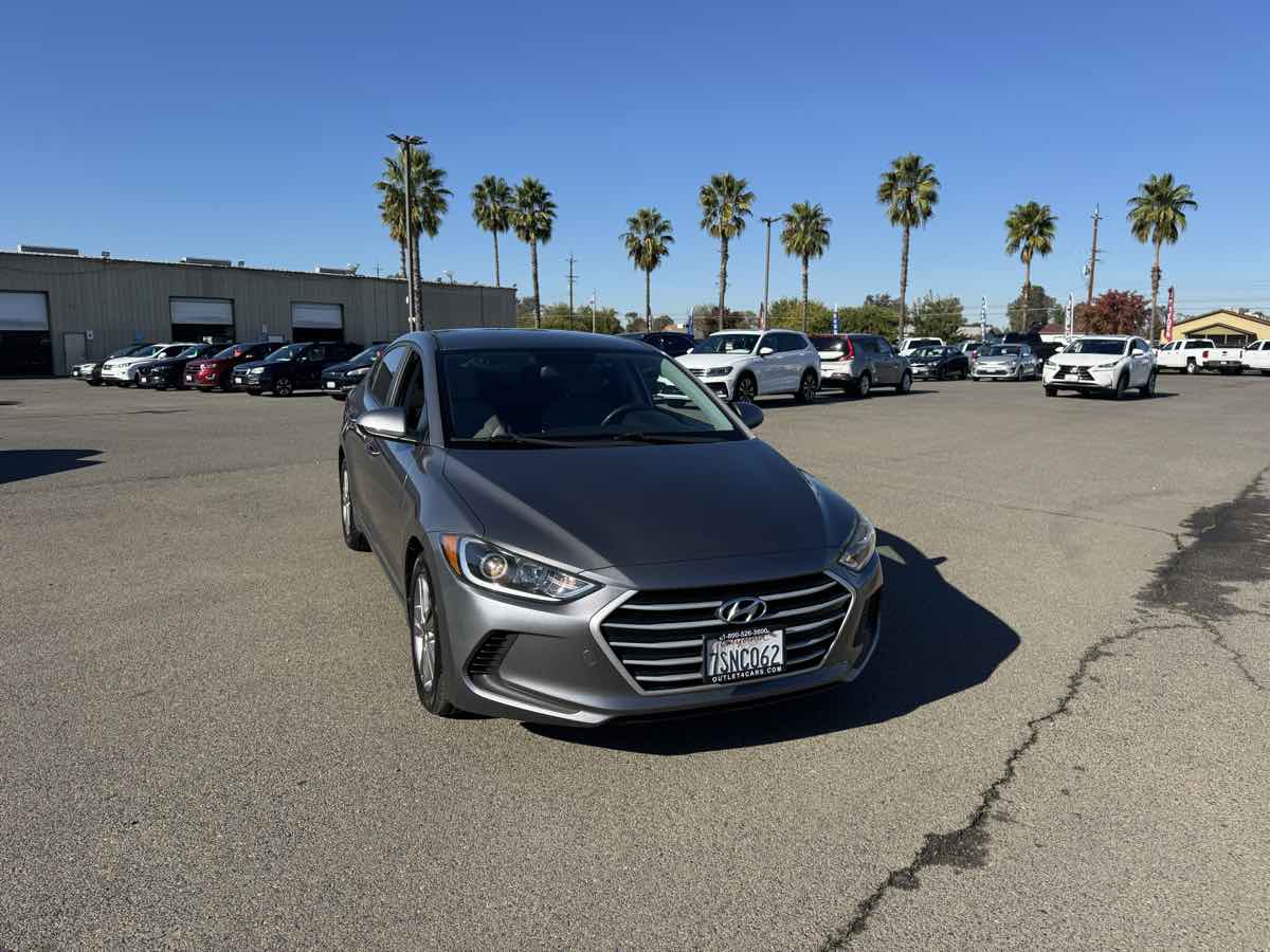 2017 Hyundai Elantra SE photo 3