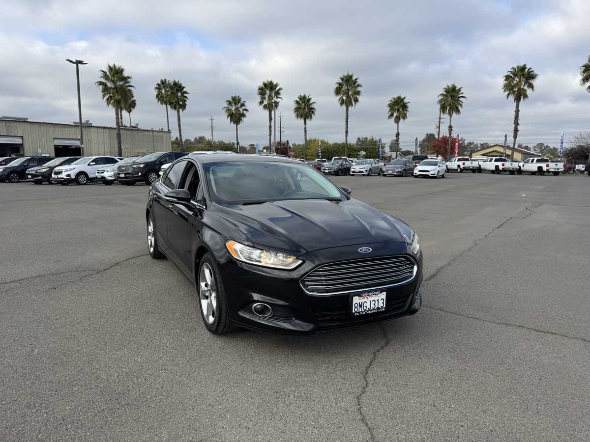 2013 Ford Fusion SE photo 3