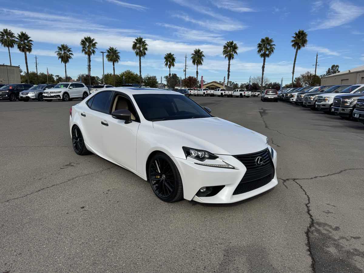 2016 Lexus IS 200t photo 2