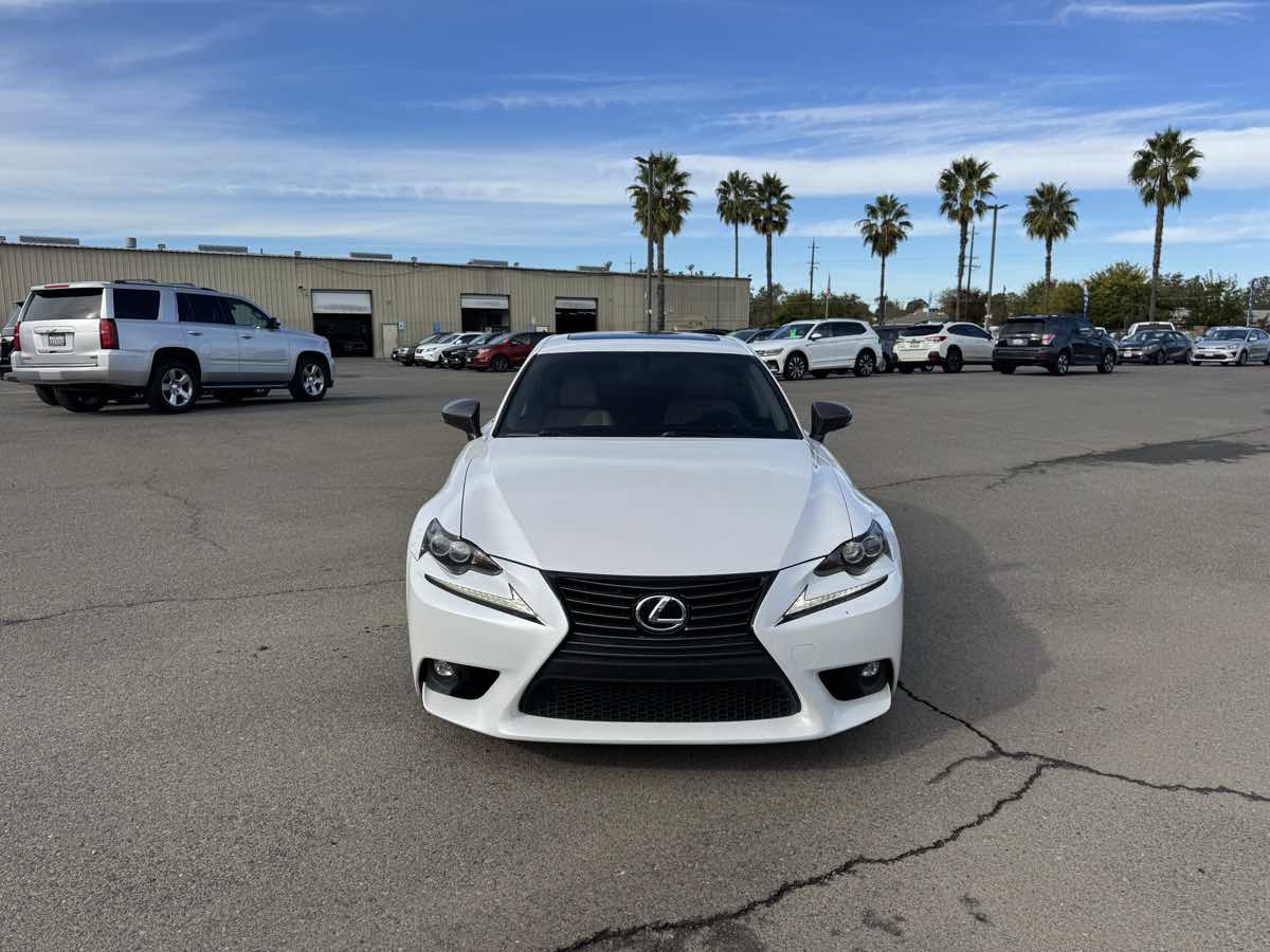 2016 Lexus IS 200t photo 4