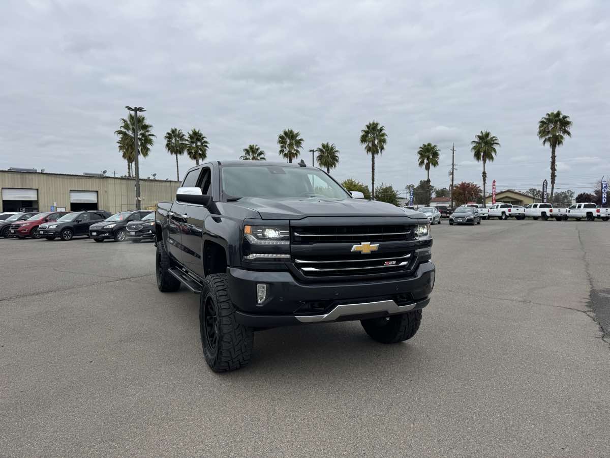 2017 Chevrolet Silverado 1500 LTZ Z71 photo 3