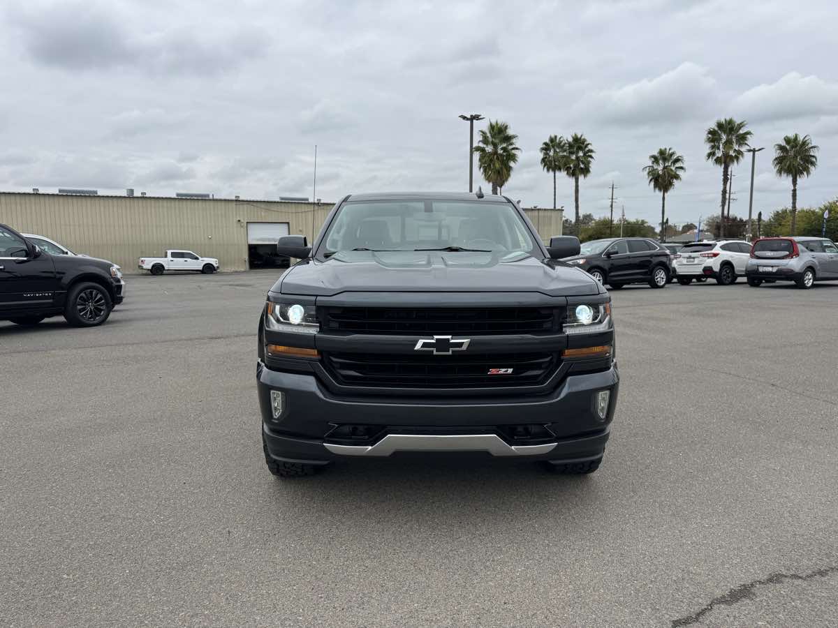 2017 Chevrolet Silverado 1500 LT Z71 photo 3