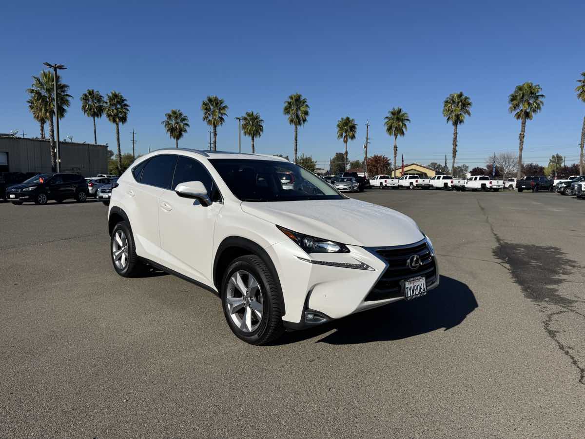2017 Lexus NX 200t Luxury photo 2