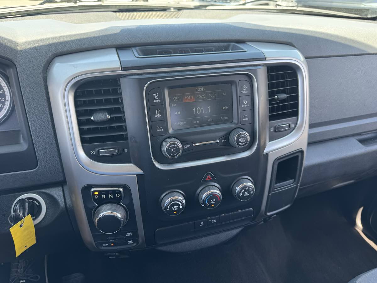 2017 RAM Ram 1500 Pickup SLT - Photo 26
