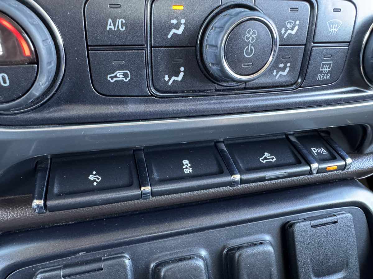 2015 Chevrolet Silverado 1500 LTZ - Photo 30