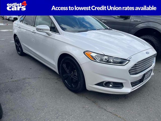White Platinum Metallic Tri-Coat 2016 Ford Fusion SE Sedan Front-Wheel Drive Automatic