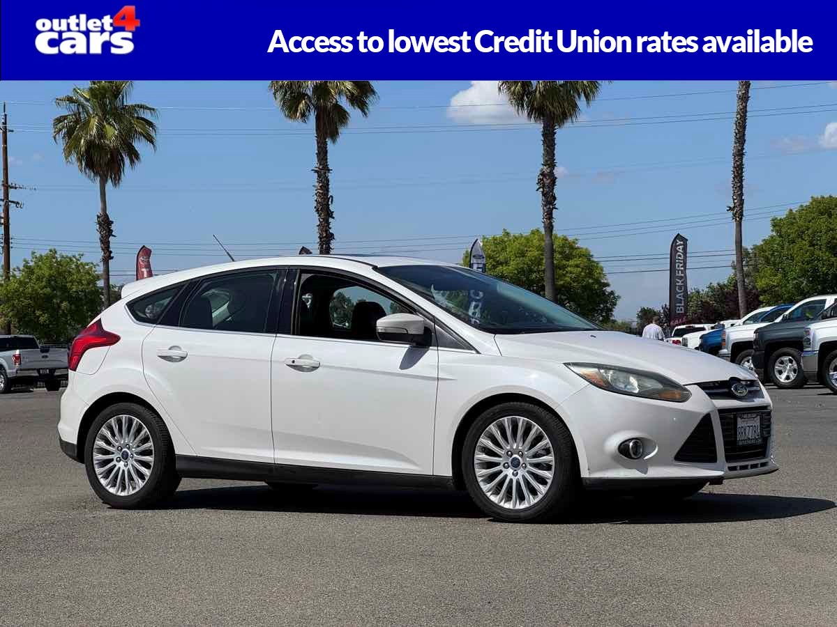 2012 Ford Focus 5 Door Hatch Titanium's photo