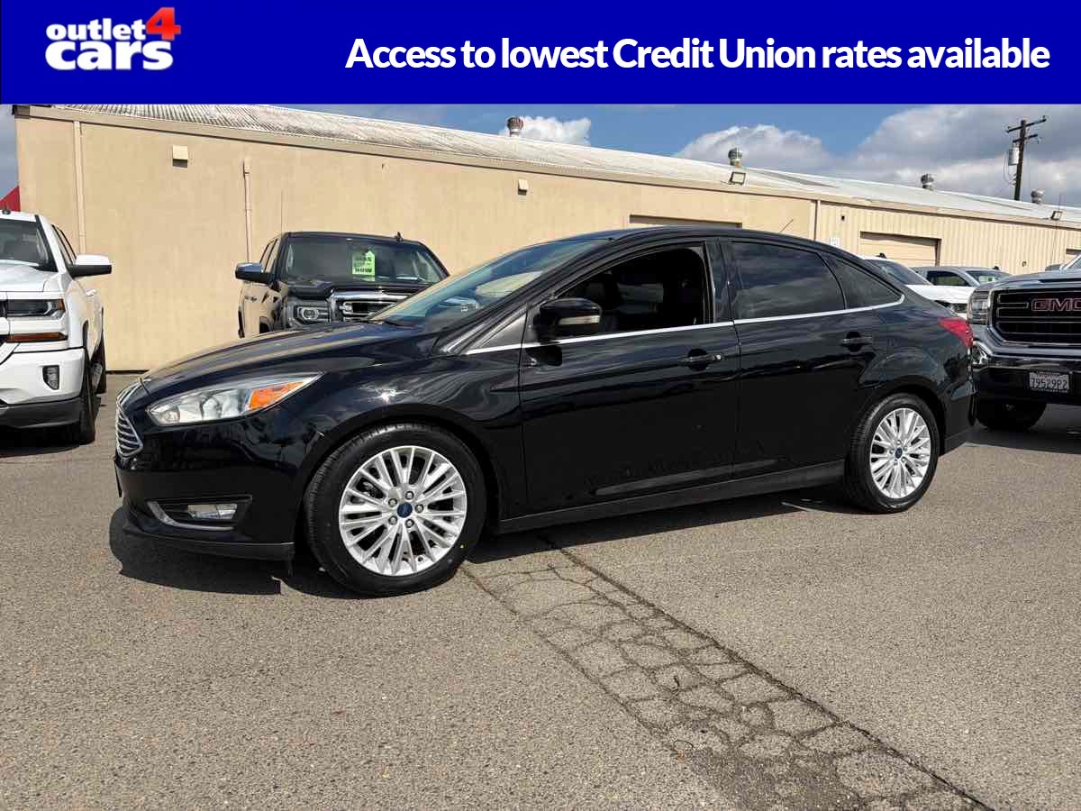 2018 Ford Focus Sedan Titanium's photo