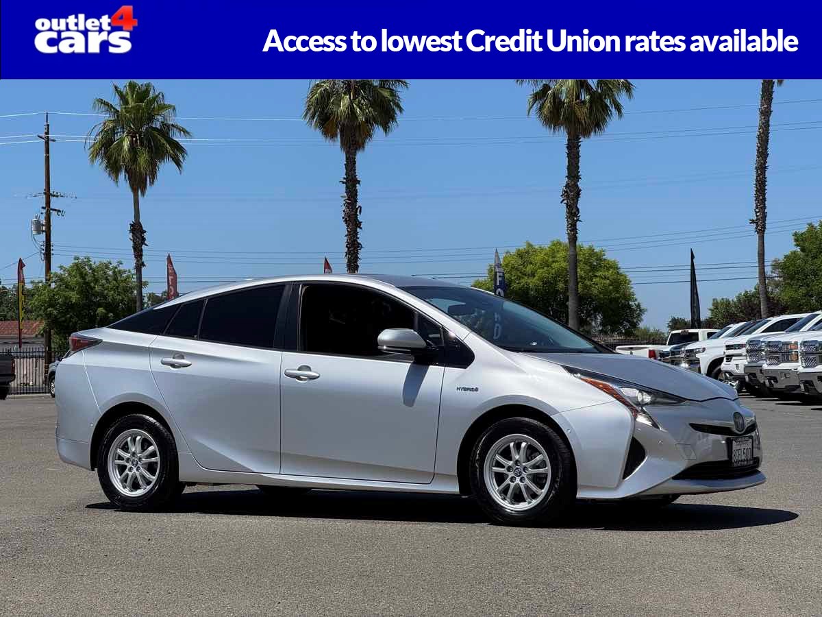 2017 Toyota Prius Two's photo