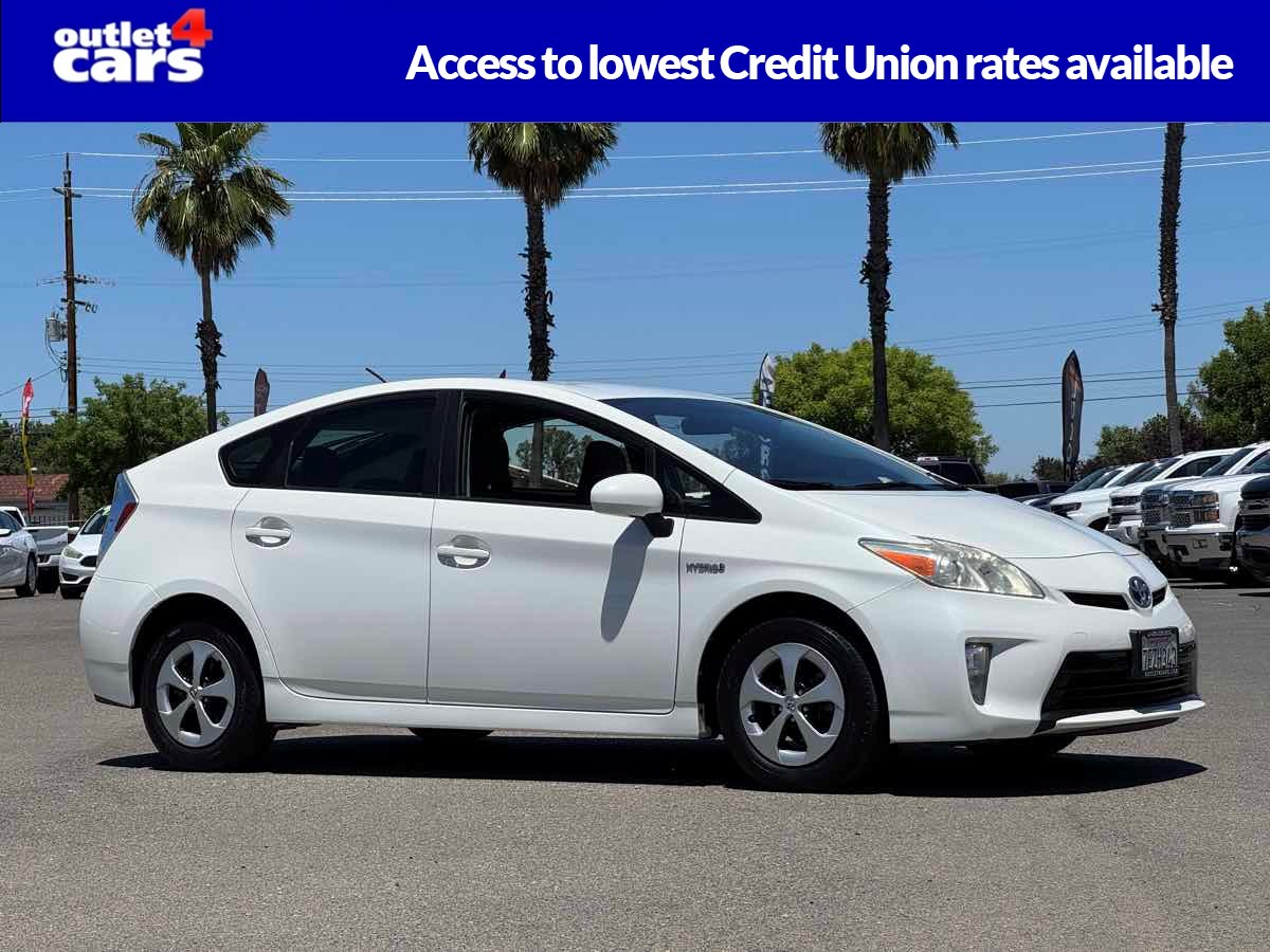2014 Toyota Prius Two's photo