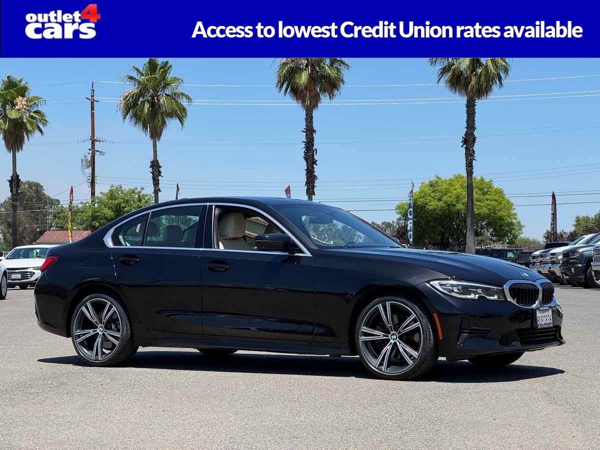 2021 BMW 3 Series 330i Sedan's photo