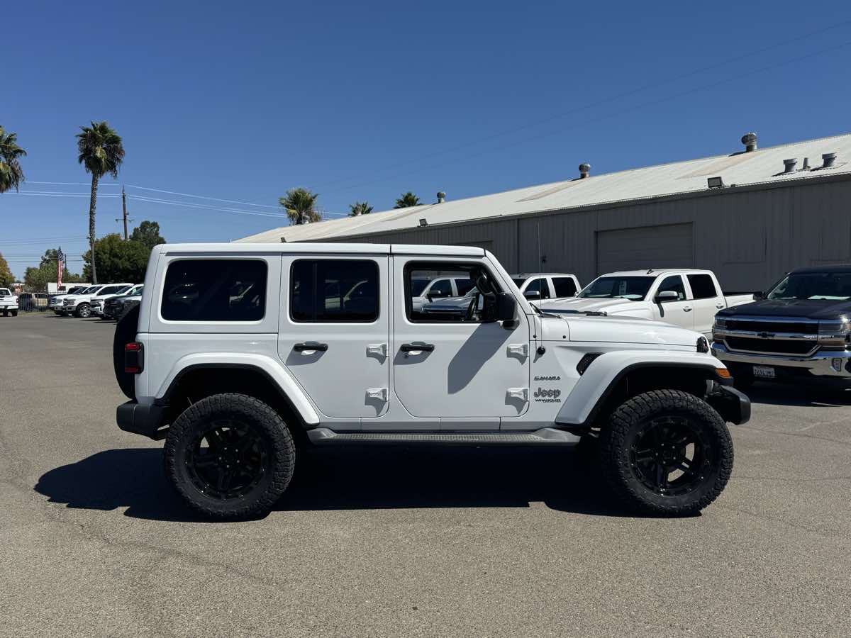 Jeep Wrangler photo 10