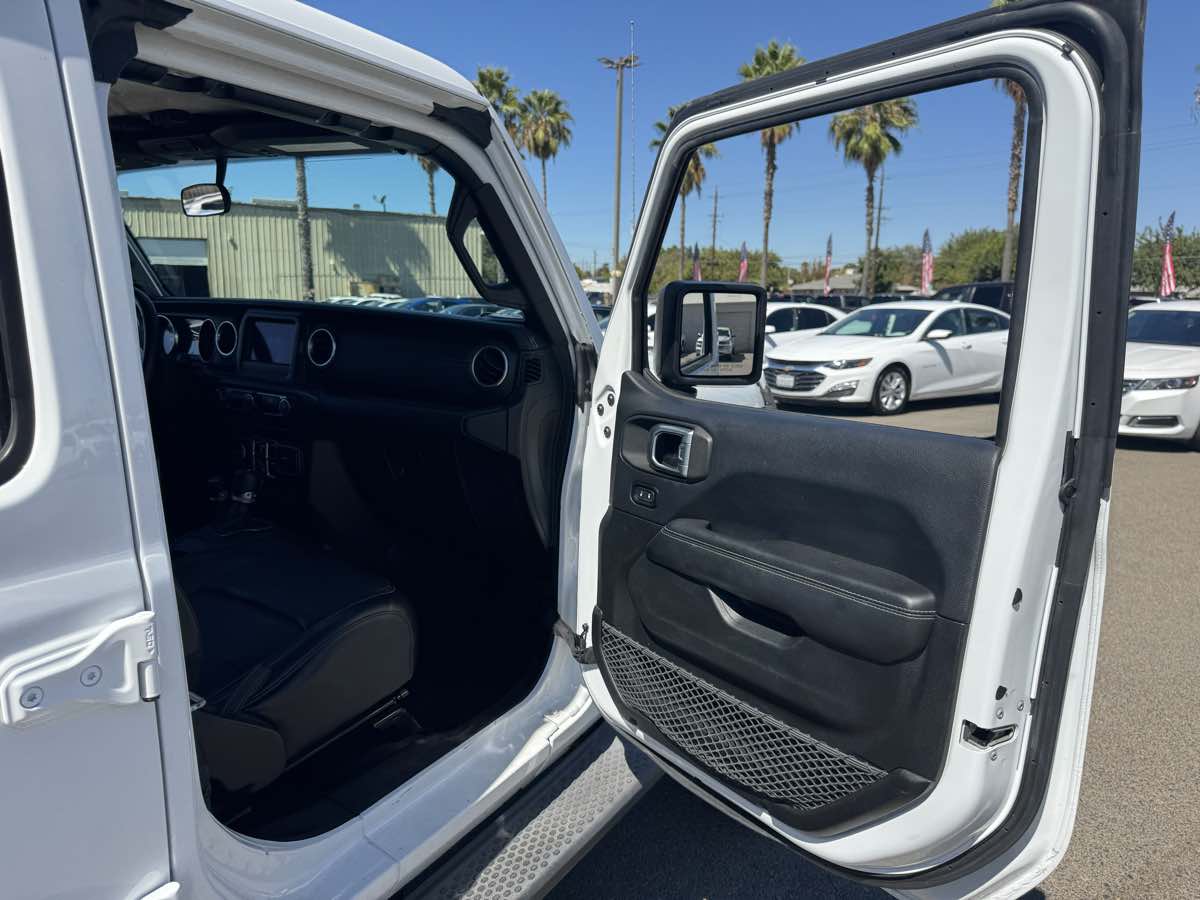 Jeep Wrangler photo 15