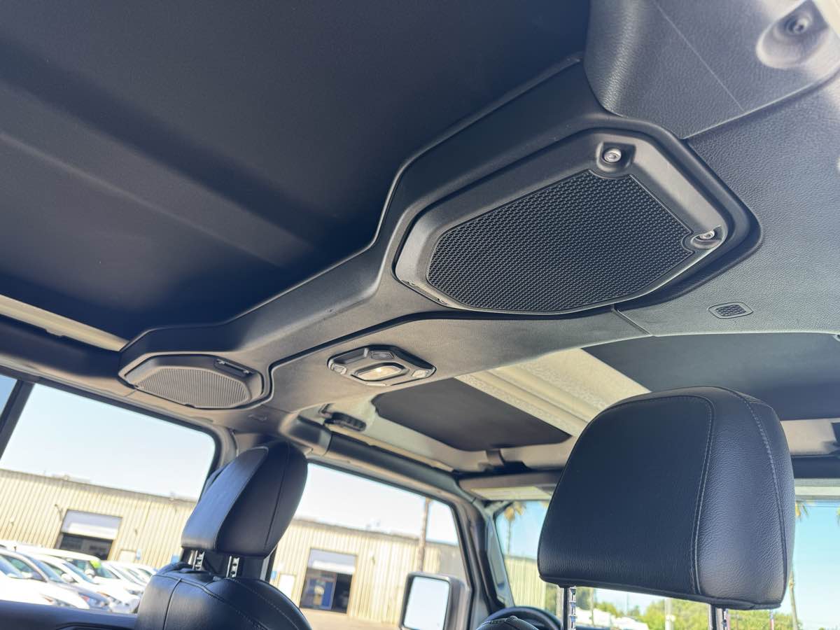 Jeep Wrangler photo 17