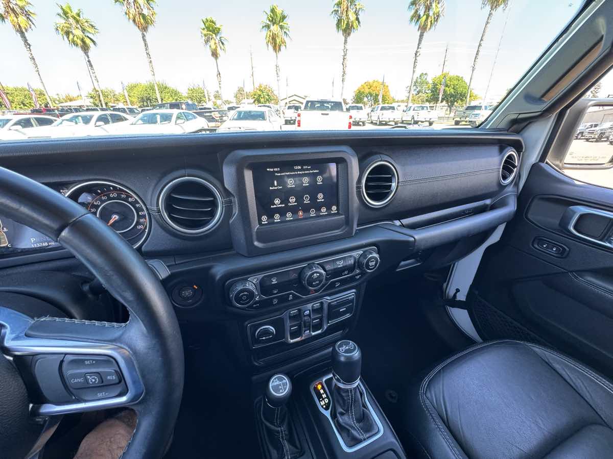 Jeep Wrangler photo 26