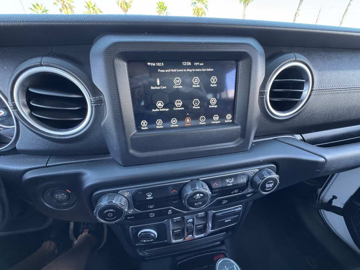 Jeep Wrangler photo 27