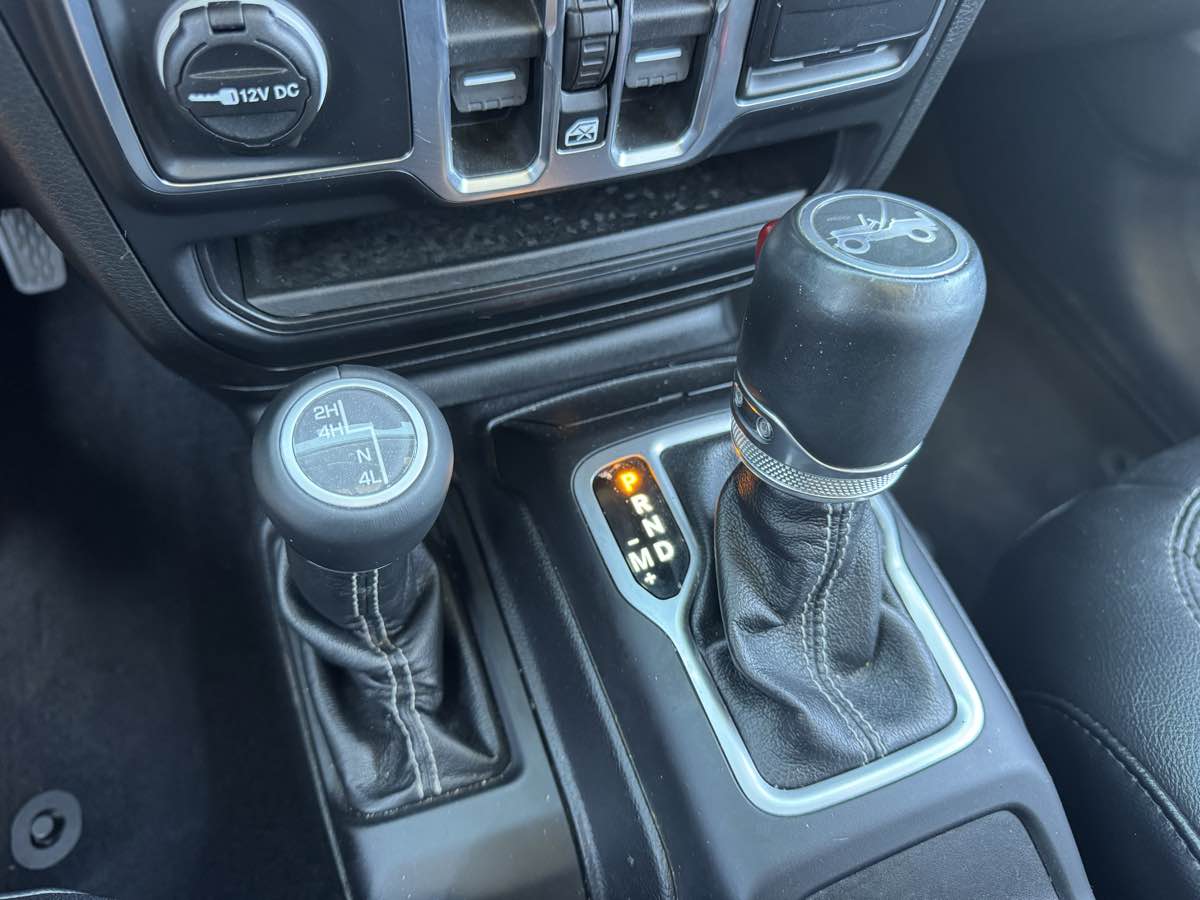 Jeep Wrangler photo 32