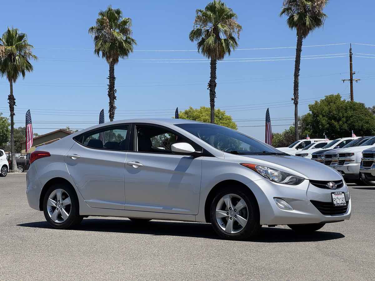 Hyundai Elantra photo 39