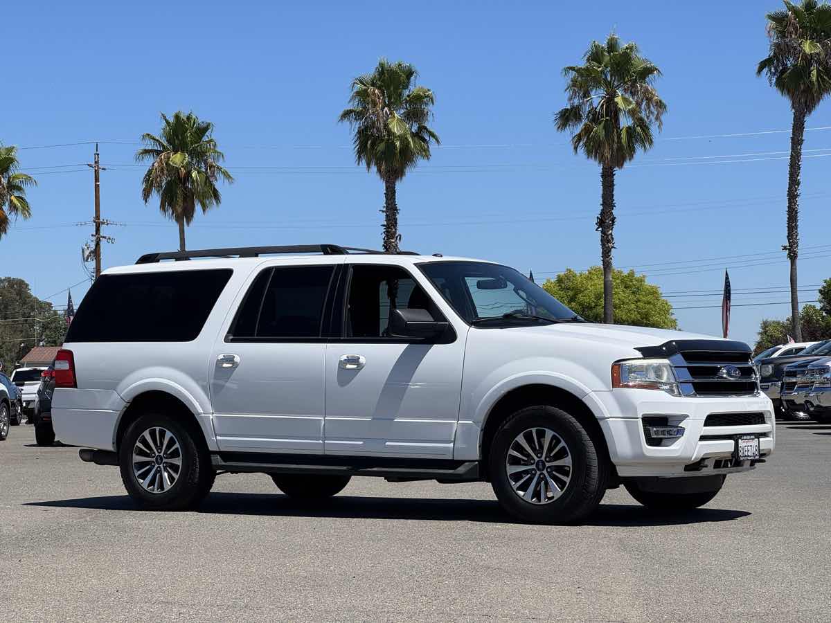 Ford Expedition EL photo 44