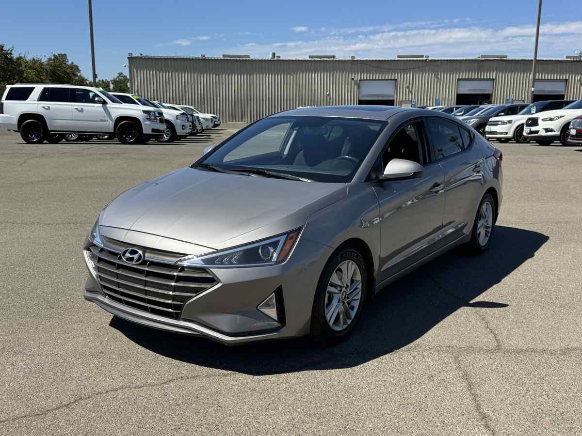 Hyundai Elantra photo 5