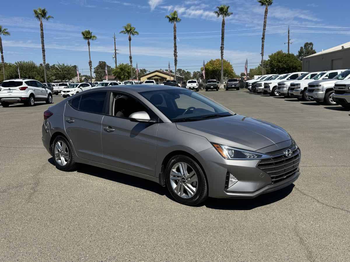 Hyundai Elantra photo 11