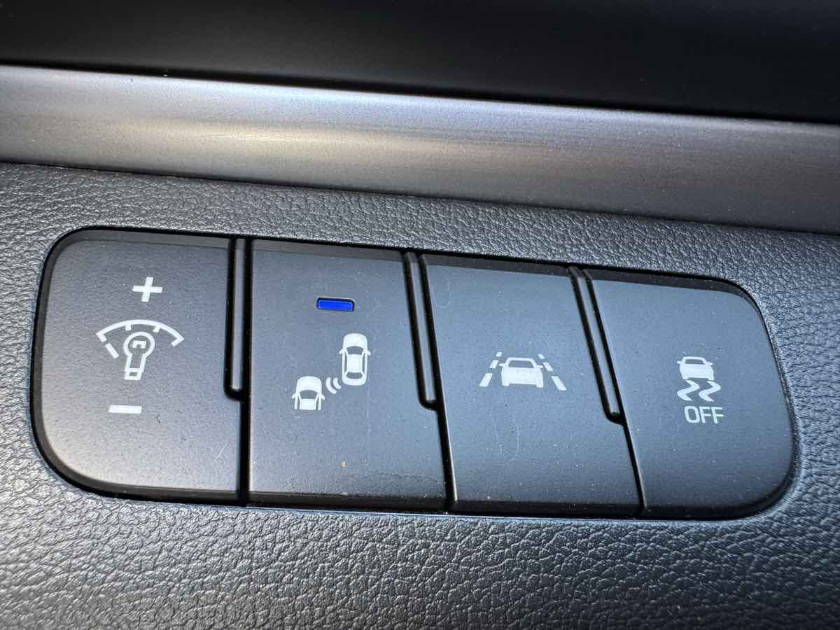 Hyundai Elantra photo 33