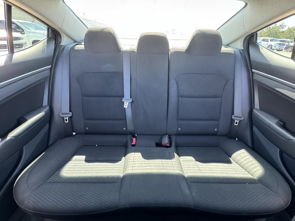 Hyundai Elantra photo 36