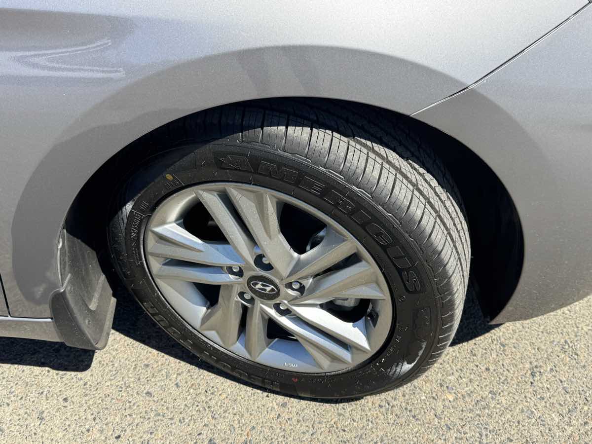 Hyundai Elantra photo 40