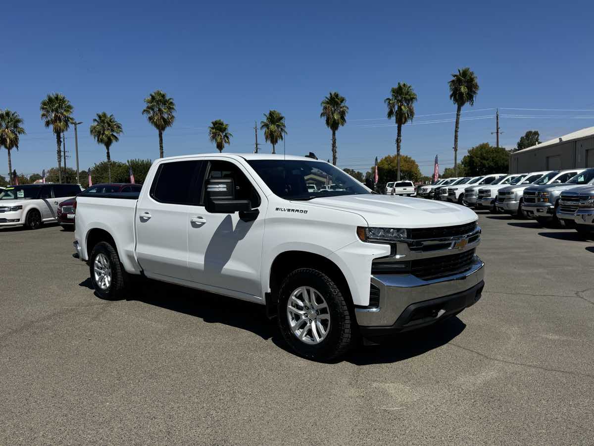 Chevrolet Silverado photo 2