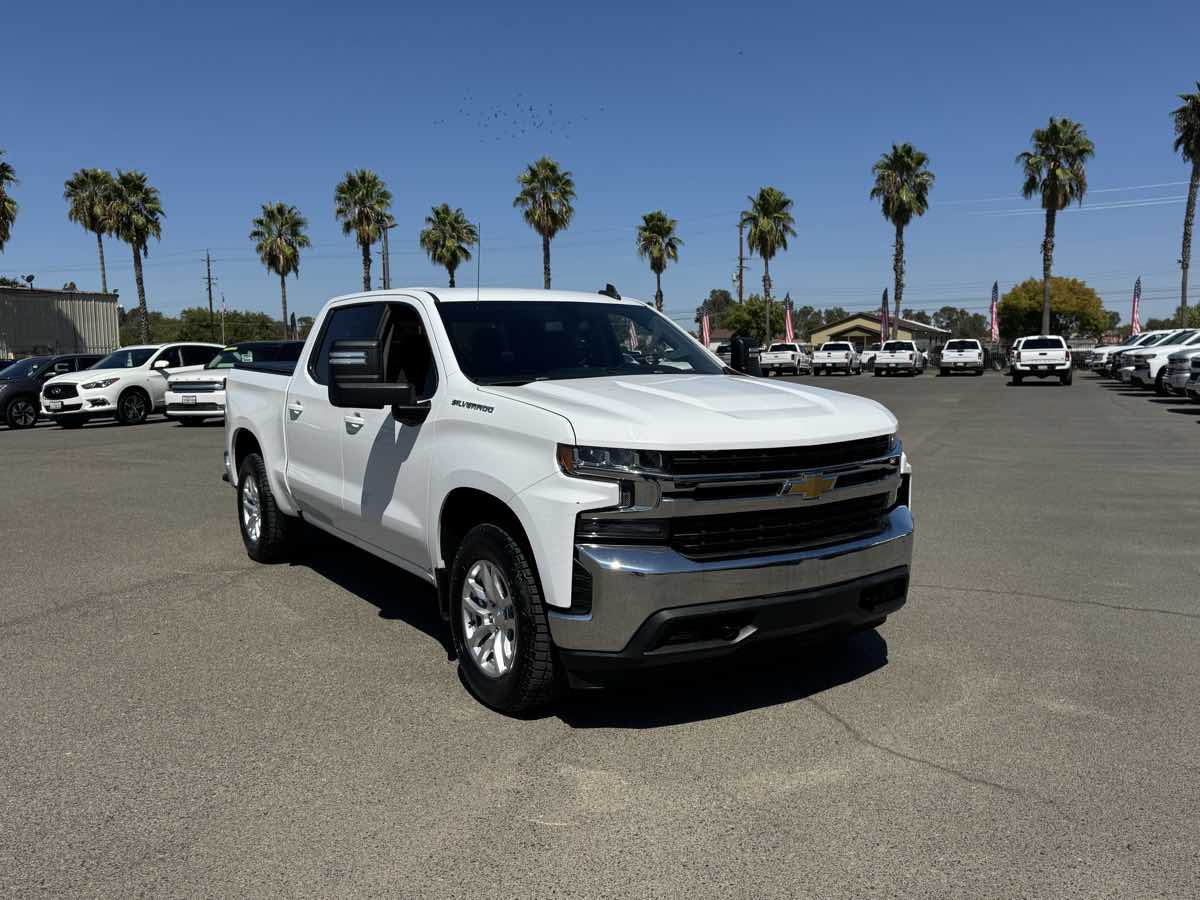 Chevrolet Silverado photo 3