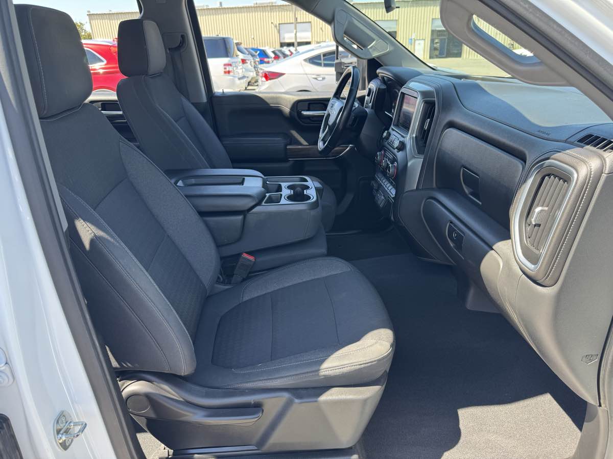 Chevrolet Silverado photo 14