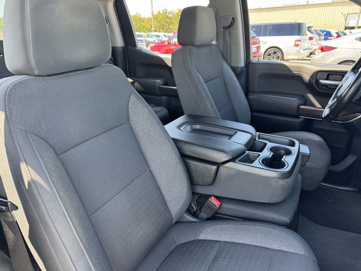 Chevrolet Silverado photo 16