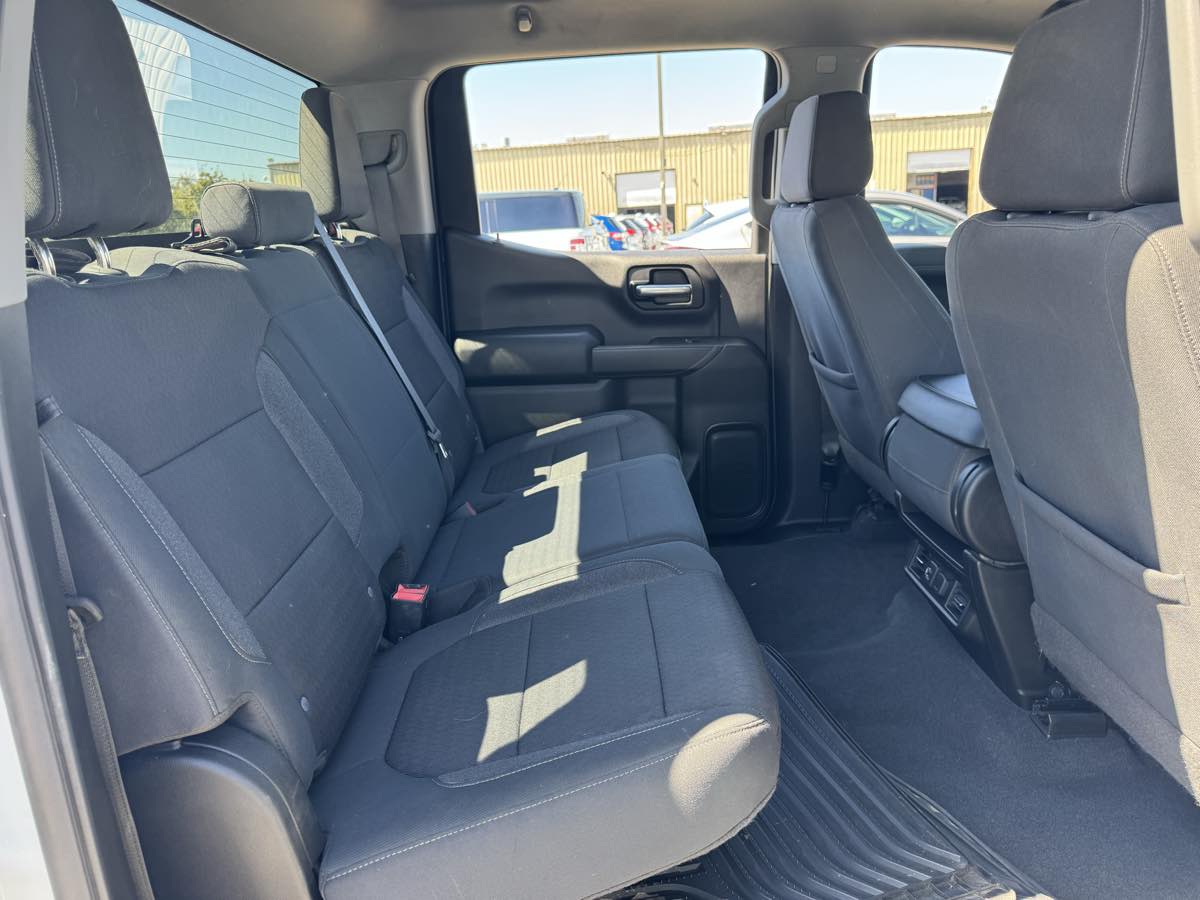 Chevrolet Silverado photo 18