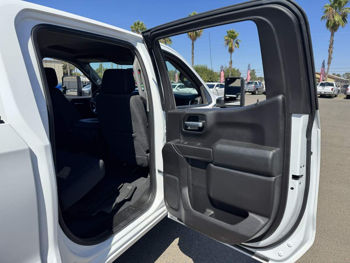Chevrolet Silverado photo 19