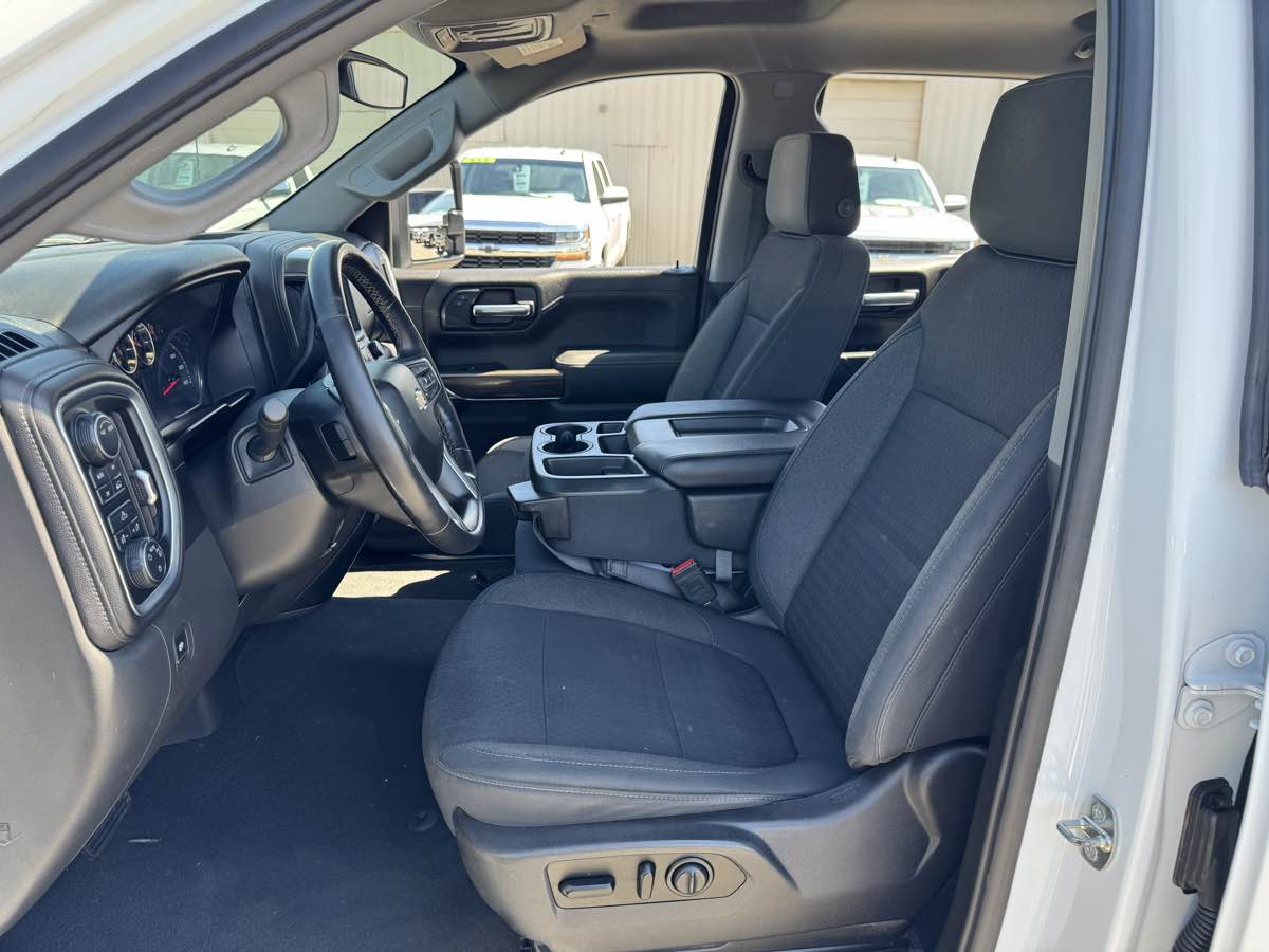 Chevrolet Silverado photo 22