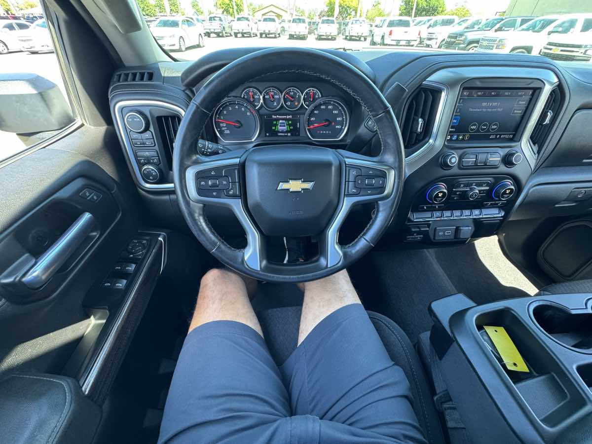 Chevrolet Silverado photo 36