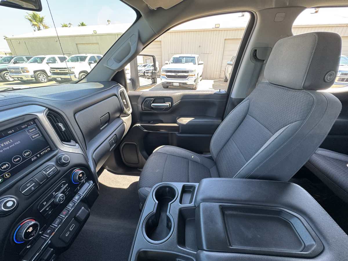 Chevrolet Silverado photo 37