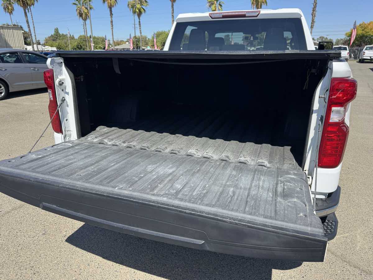 Chevrolet Silverado photo 39