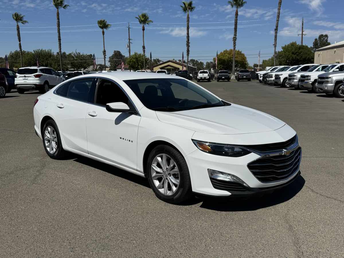 Chevrolet Malibu photo 2