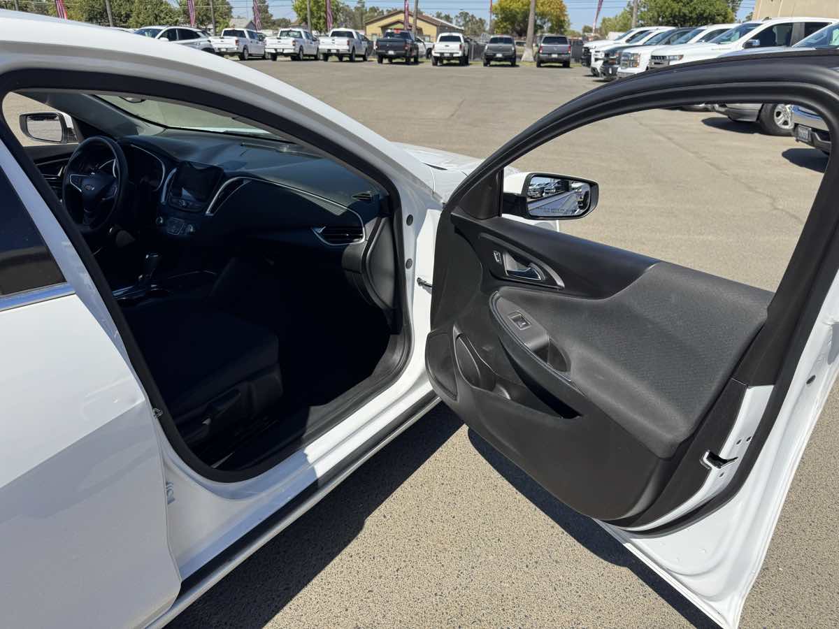 Chevrolet Malibu photo 14