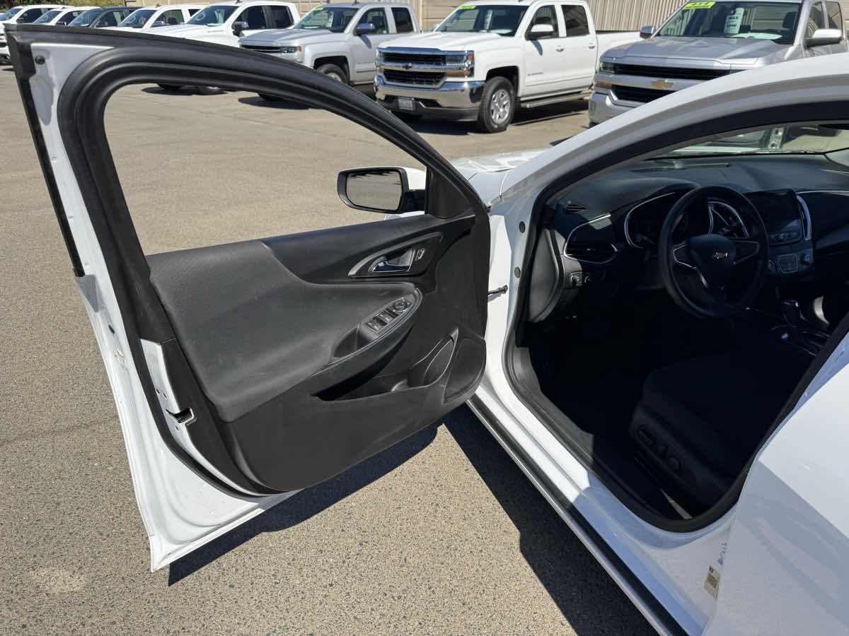 Chevrolet Malibu photo 21