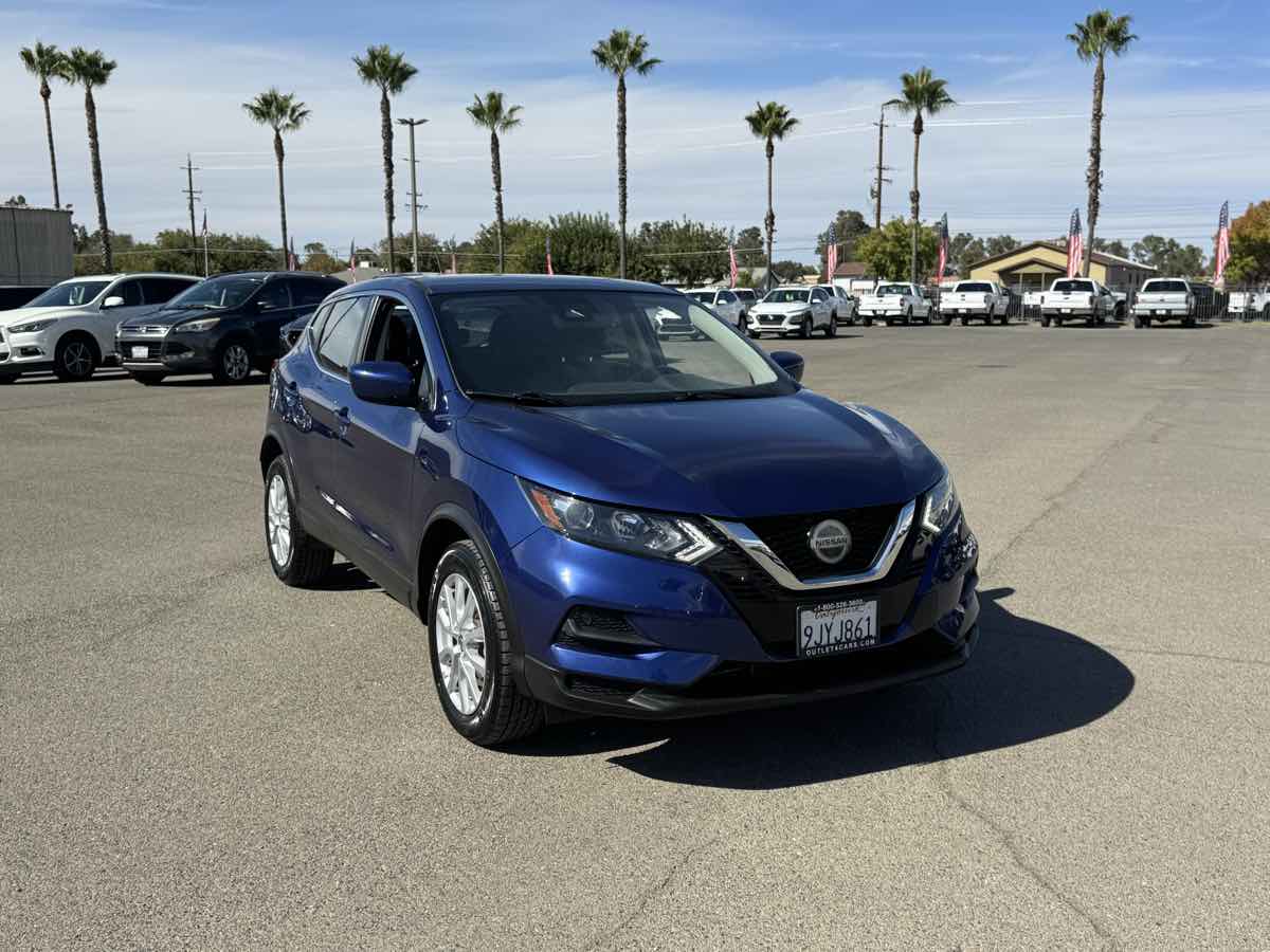 Nissan Rogue Sport photo 3