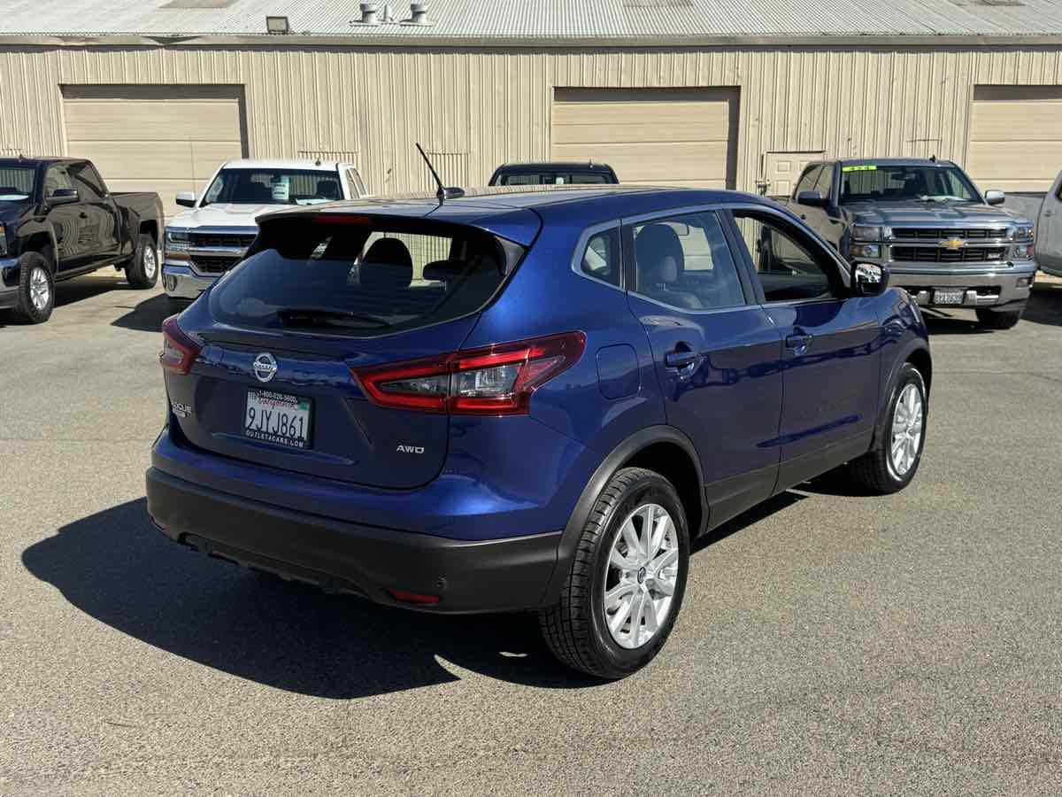 Nissan Rogue Sport photo 10