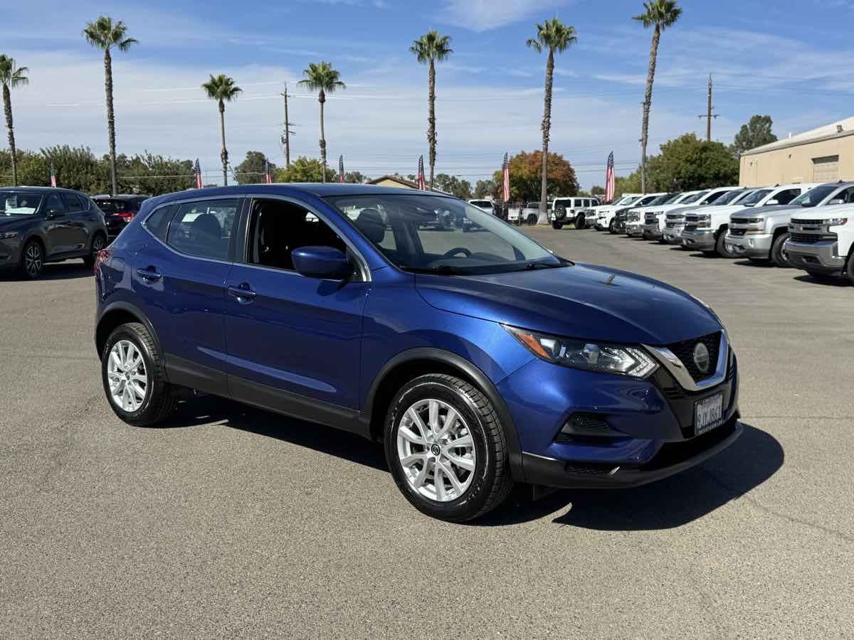 Nissan Rogue Sport photo 12