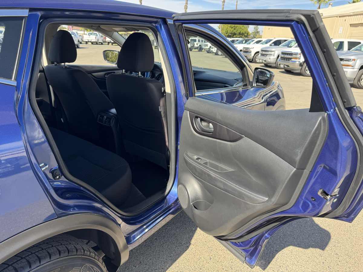 Nissan Rogue Sport photo 17