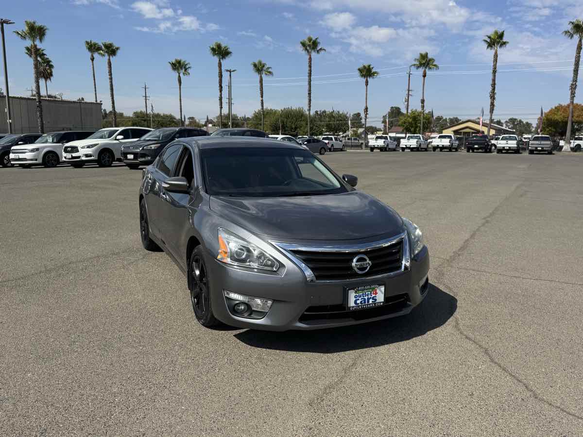 Nissan Altima photo 3
