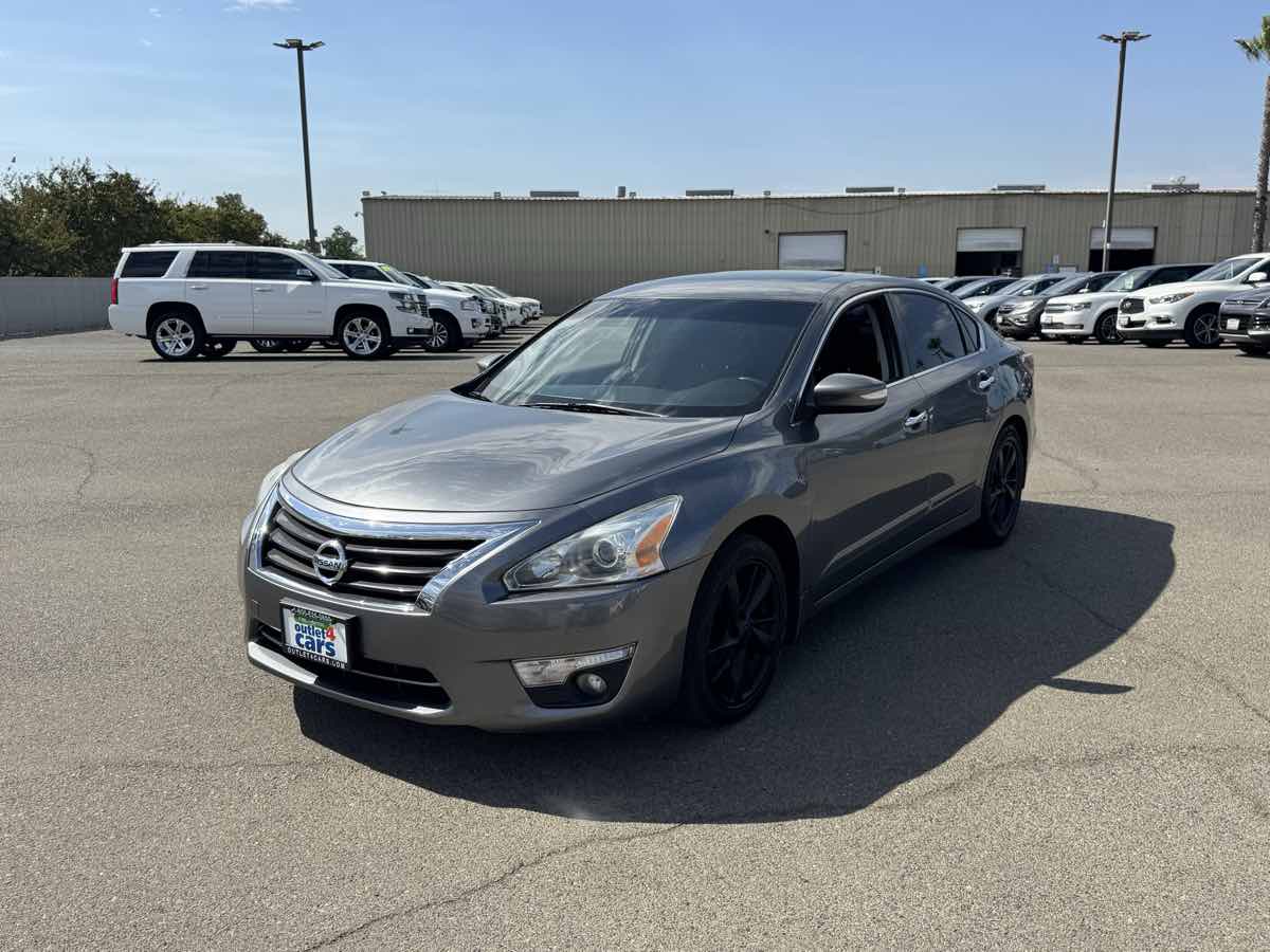Nissan Altima photo 5