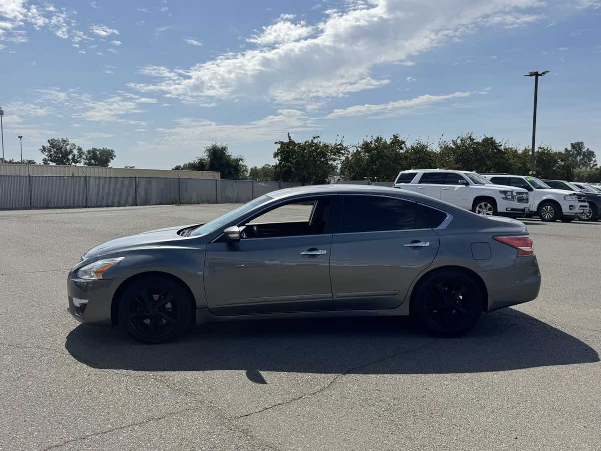 Nissan Altima photo 6